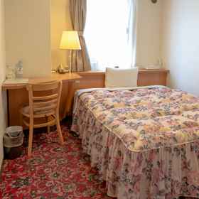 Niiza Daily Hotel 1, Hotel Hama Sushi Urawa