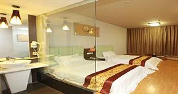 Kamar Tidur Orient Fashion Hotel