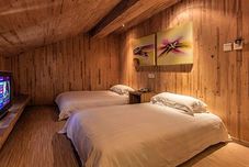 Bedroom Flower Inn West Lake