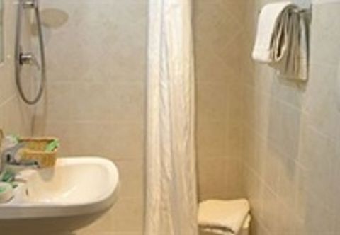 In-room Bathroom Domus Betti