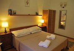 Bedroom 6 Domus Betti