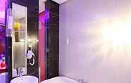 In-room Bathroom 2 Six Star Motel Shenzhen Longgang
