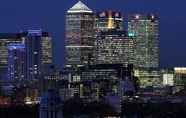 Nearby View and Attractions 4 Canary Wharf Luxury Riverside Apartments