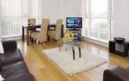 Nearby View and Attractions 4 Canary Wharf Luxury Riverside Apartments