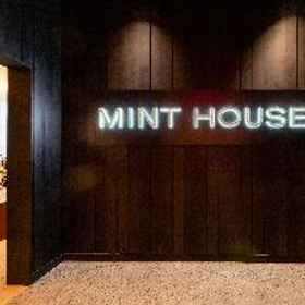 Mint House at 70 Pine (Formerly Q&A Residential Hotel)1 , 飯店The Owl's Head