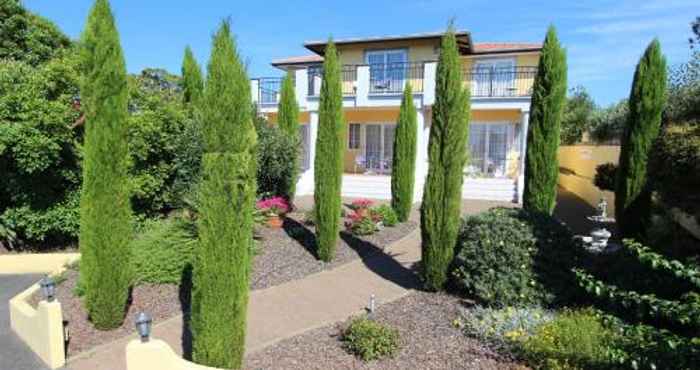 Kolam Renang Beachside Villas Motel