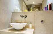 Toilet Kamar 7 Veeve - Hampstead Apartments