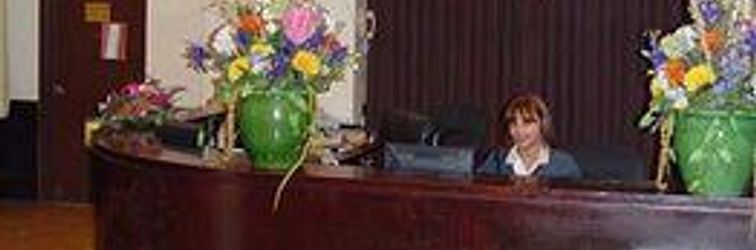 ロビー Latham Hotel