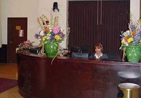 ロビー Latham Hotel