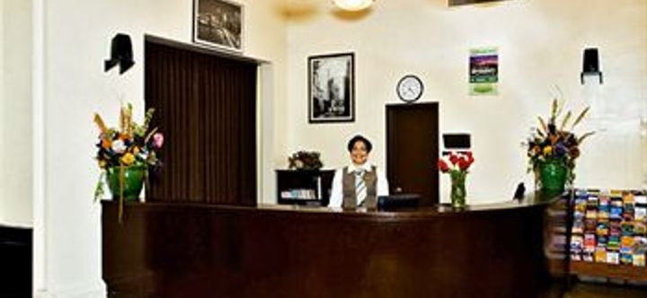 ロビー 2 Latham Hotel