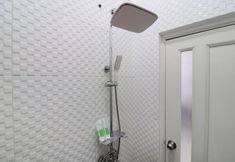 Kamar Tidur 3 Guest House Syariah Griya Sawamah