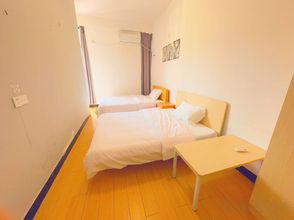 Others 4 The Western House