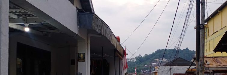 Others SPOT ON 91597 Sharie Homestay Syariah