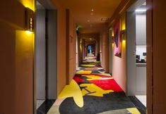 Others 3 Yue Man Hotel (Wuyi Square He Long Gymnasium Store)