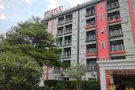 Lainnya Pilatus Apartment