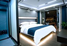 Lainnya 7 Mengyuan Diaojiaolou River View Homestay (Hongqiao Beimen Wharf Branch)