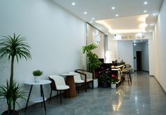 Others 7 Shang 9 Hotel (Emei High-Speed Railway Station Dafo Chan Temple Tourism Area)