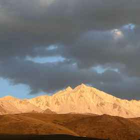 Hotel Exterior1Dumucang Homestay (Tagong Grassland),炉霍县飯店