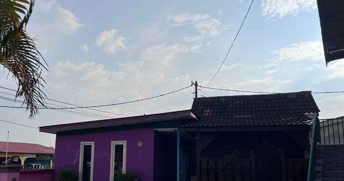 Lainnya OYO 90967 Homestay Chalet Warisan Siti