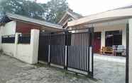 Others 2 Villa Enos Lembang by GroRental