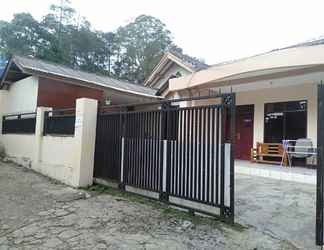Others 2 Villa Enos Lembang by GroRental