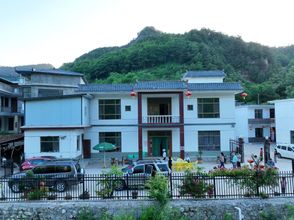 其他 4 Grottoes Homestay