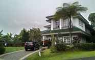 Others 4 Villa Crystal Puncak Resort by GroRental