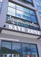 Hotel Exterior Save Zone