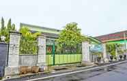 Others 3 OYO Life 92043 Kost Barokah Syariah Madiun