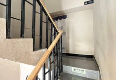 Khác 3 On the Road Hostel