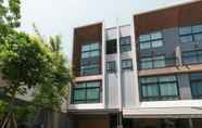 อื่นๆ 6 Three-bedroom townhouse in thong lor area, Bangkok