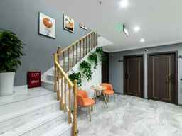 Lanbowan Hotel (Chongqing North Railway Station), 829.344 VND