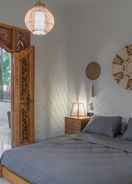 Logo Cozy, Smart, Renovated Flat above Ubud's Roofs - Western Standard