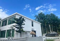 Others 3 Autumn · Resort Hotel (Wanning Riyue Bay)