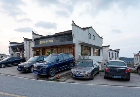 기타 Floral Hotel · Jiuhuashan Liuyunzhu Hotel (Jiuhua Mountain Store)