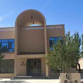 Hotel Exterior1ShiShanYue hotel Dunhuang,敦煌国际饭店-停车场飯店