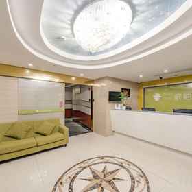 Hotel Interior/Public Areas 1 Pebble Motel(상하이 자오퉁 대학교 딩시 로드), Ji Hotel Shanghai Hongqiao Zhongshan West Rd Branch-Parking Lot 호텔