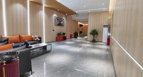 Others 2 Surprise-Hotel