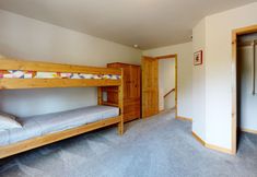 Others 3 Dog-friendly destination with pool, private hot tub, fireplace & SHARC passes