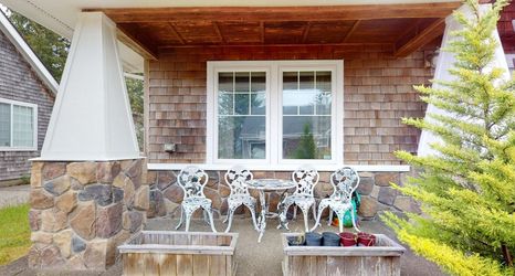 Others 2 Rockaway Charm