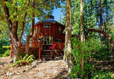 其他 4 Dog-friendly, solar-powered cabin on 5 acres with woodstove, firepit & deck