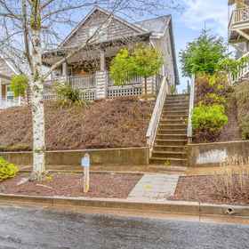 Hotel Exterior 1 Private Hot Tub and Playful Carriage House - Stunning Coastal Retreat, Lincoln County Hotels