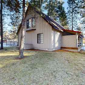 Hotel Exterior1Circle 4 Ranch 31,熔岩地游客中心飯店