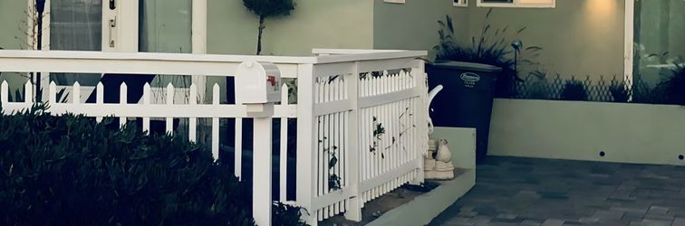 Others Stunning Harbor Views and Outdoor Dining - Charming Coastal Haven