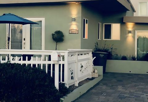 Others Stunning Harbor Views and Outdoor Dining - Charming Coastal Haven