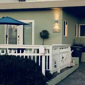 Hotel Exterior1Stunning Harbor Views and Outdoor Dining - Charming Coastal Haven,文图拉县飯店