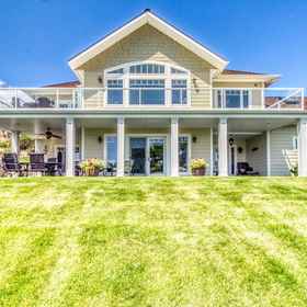 Hotel Exterior1Aloha at Lake Chelan,华盛顿州飯店