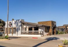 其他 3 Steps from Beach with Modern Amenities - Cozy Coastal Escape