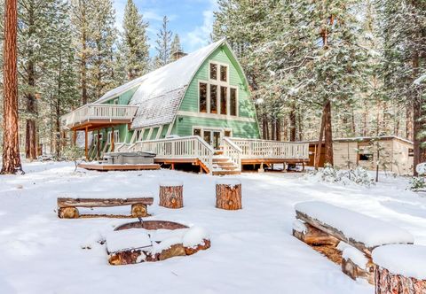 Others Lovely home by waterfalls with firepit, hot tub & washer/dryer - dog-friendly