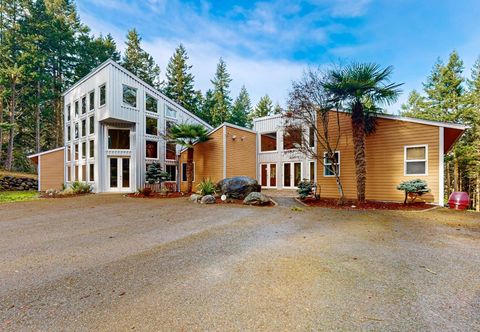 其他 Luxurious tropical home with private hot tub atrium, theater & pond